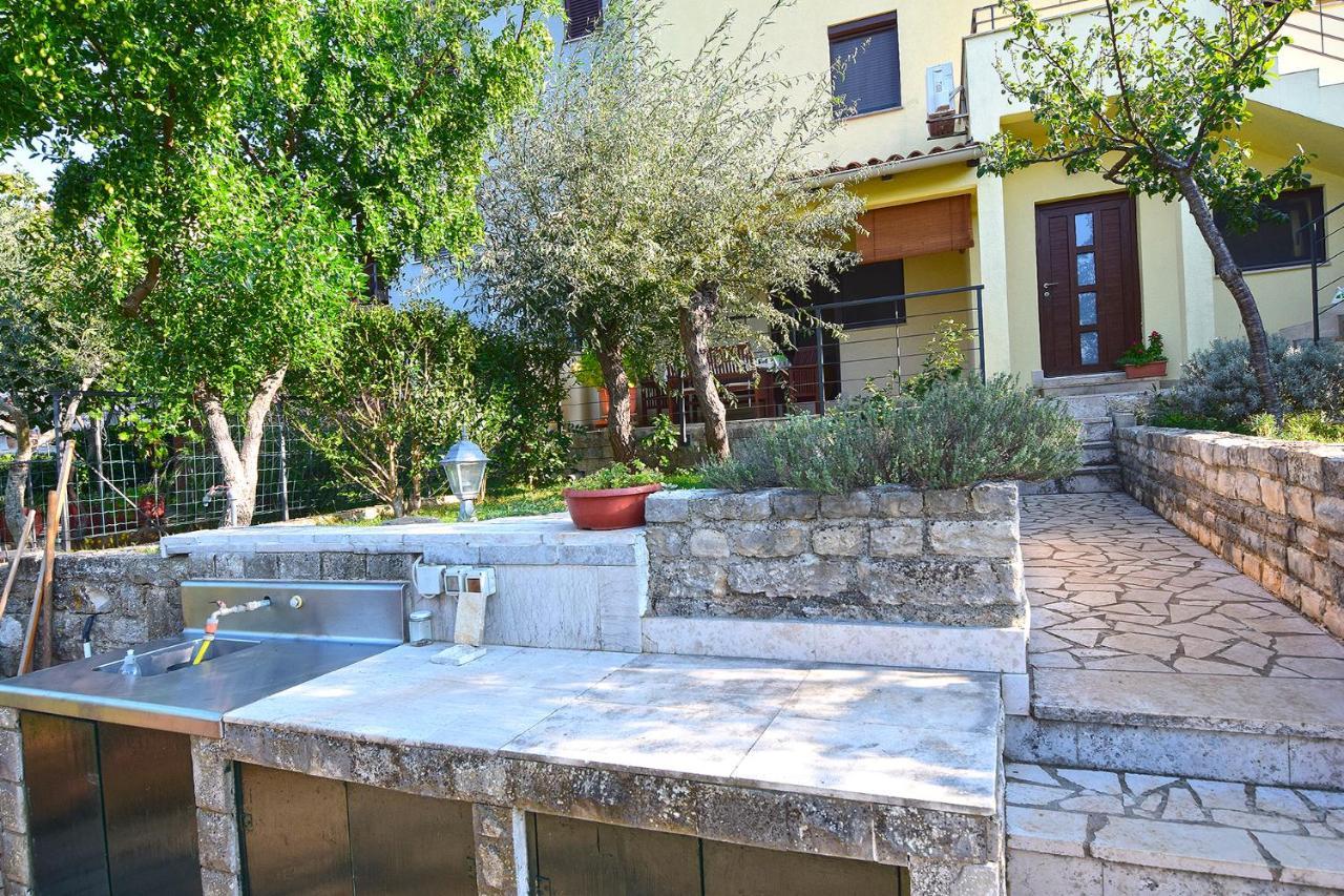 מדולין Apartments Bor מראה חיצוני תמונה