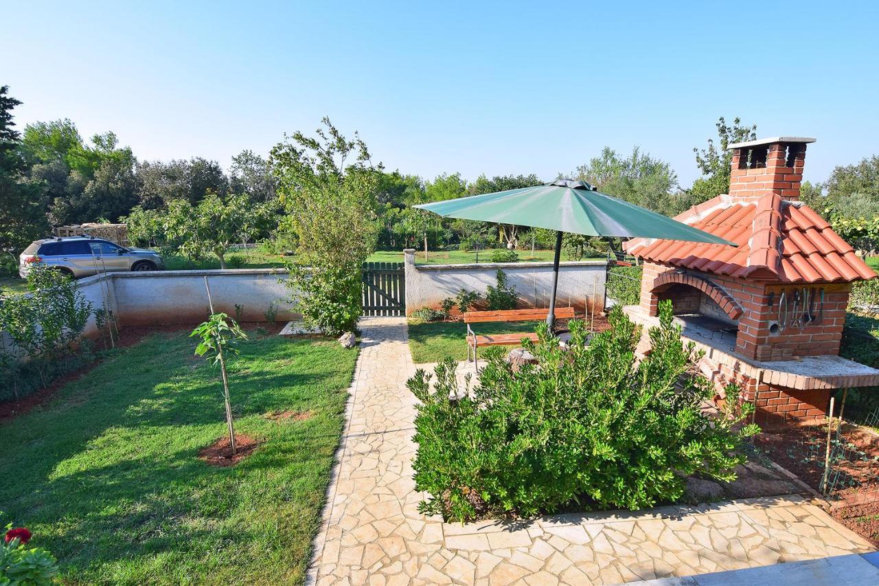 מדולין Apartments Bor מראה חיצוני תמונה